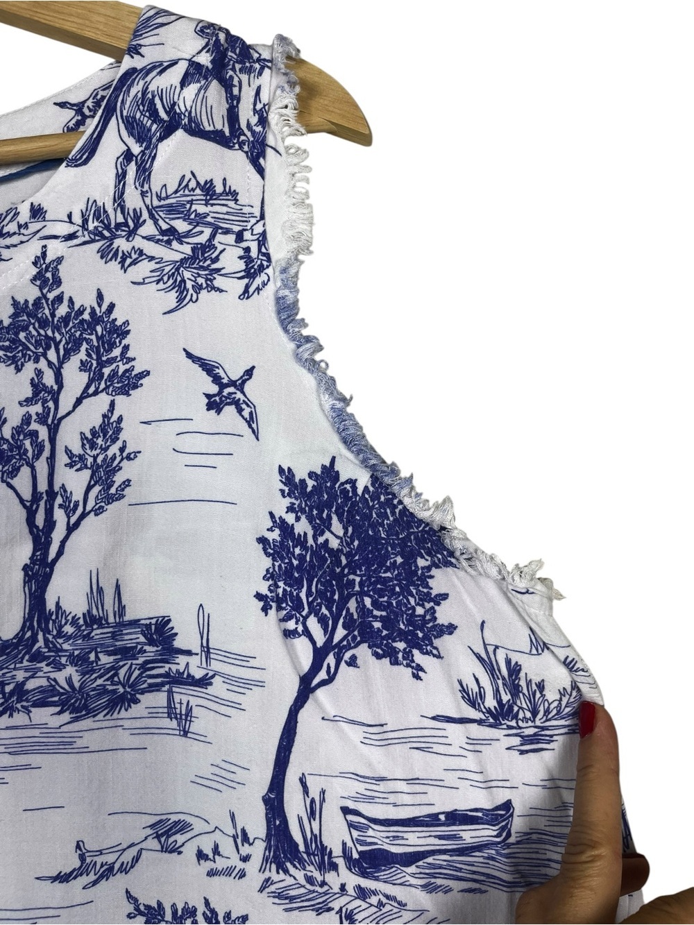 Umgee Sleeveless White Dress with Blue Toile Print size L - Picture 5 of 14
